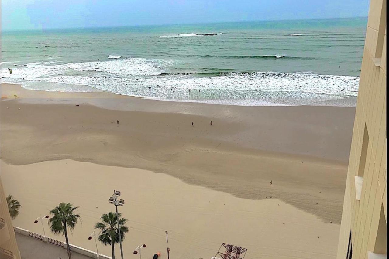 Romantica Vista Al Paseo Maritimo De Cádiz Eksteriør billede