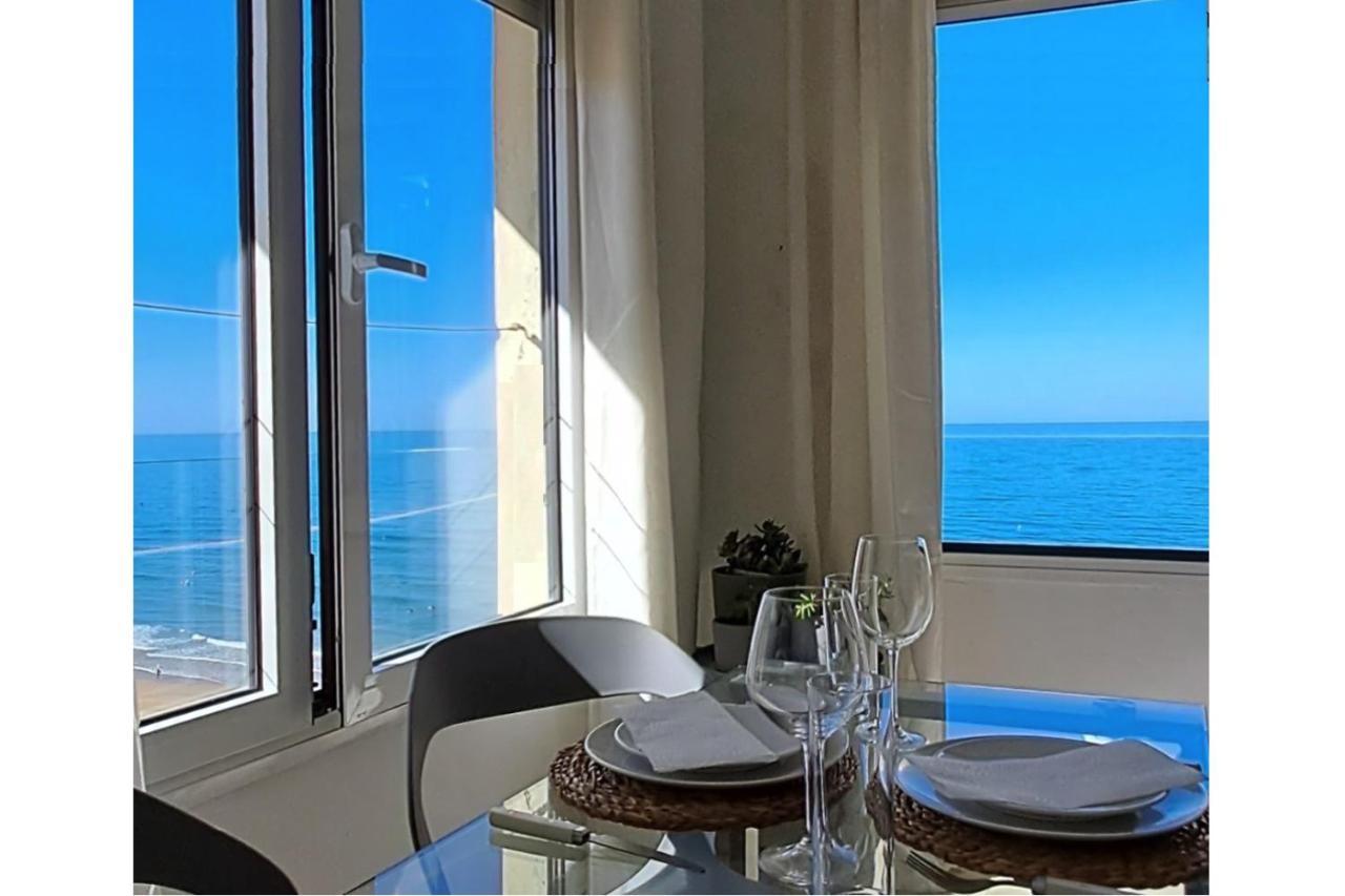 Romantica Vista Al Paseo Maritimo De Cádiz Eksteriør billede
