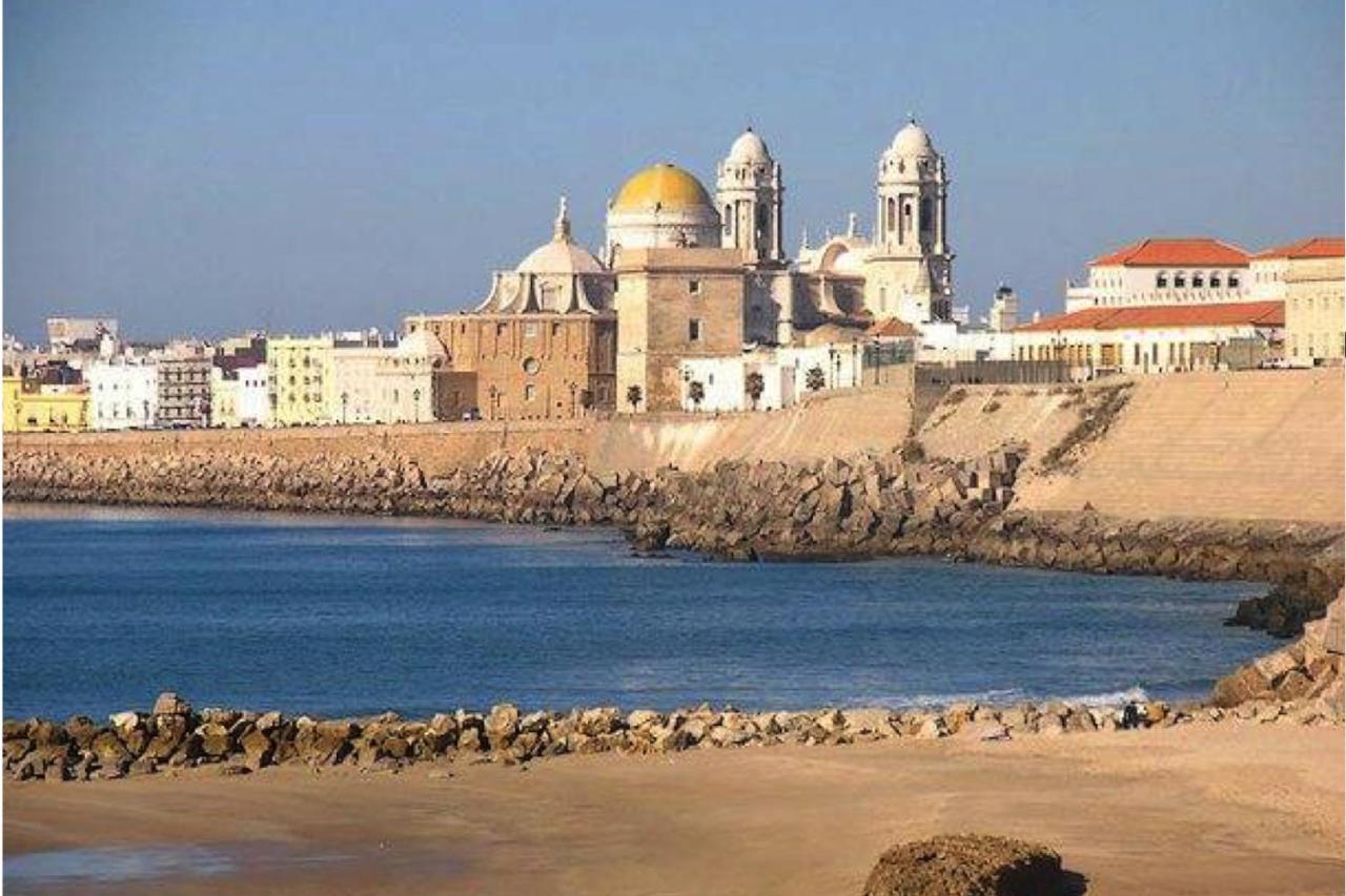 Romantica Vista Al Paseo Maritimo De Cádiz Eksteriør billede