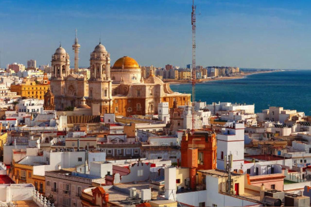 Romantica Vista Al Paseo Maritimo De Cádiz Eksteriør billede