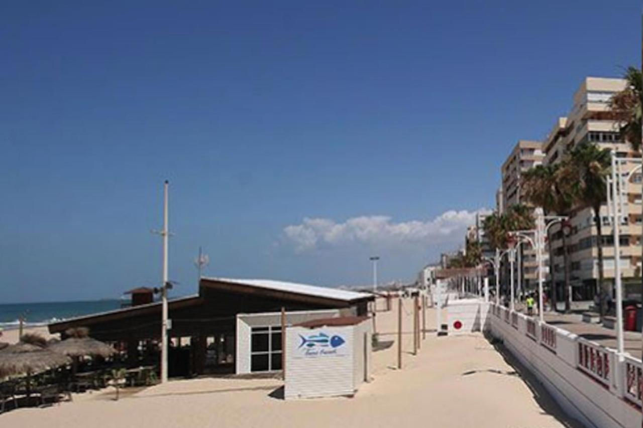 Romantica Vista Al Paseo Maritimo De Cádiz Eksteriør billede