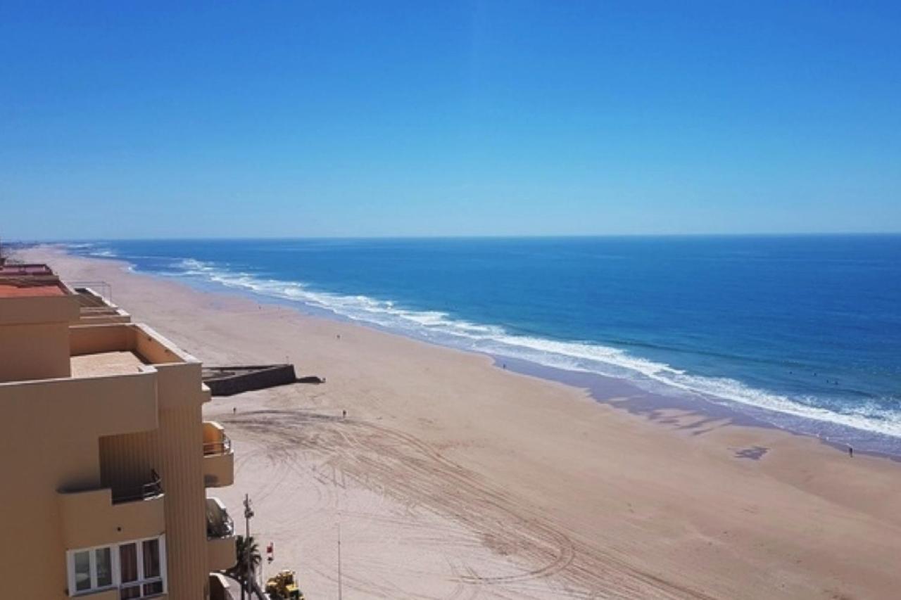Romantica Vista Al Paseo Maritimo De Cádiz Eksteriør billede
